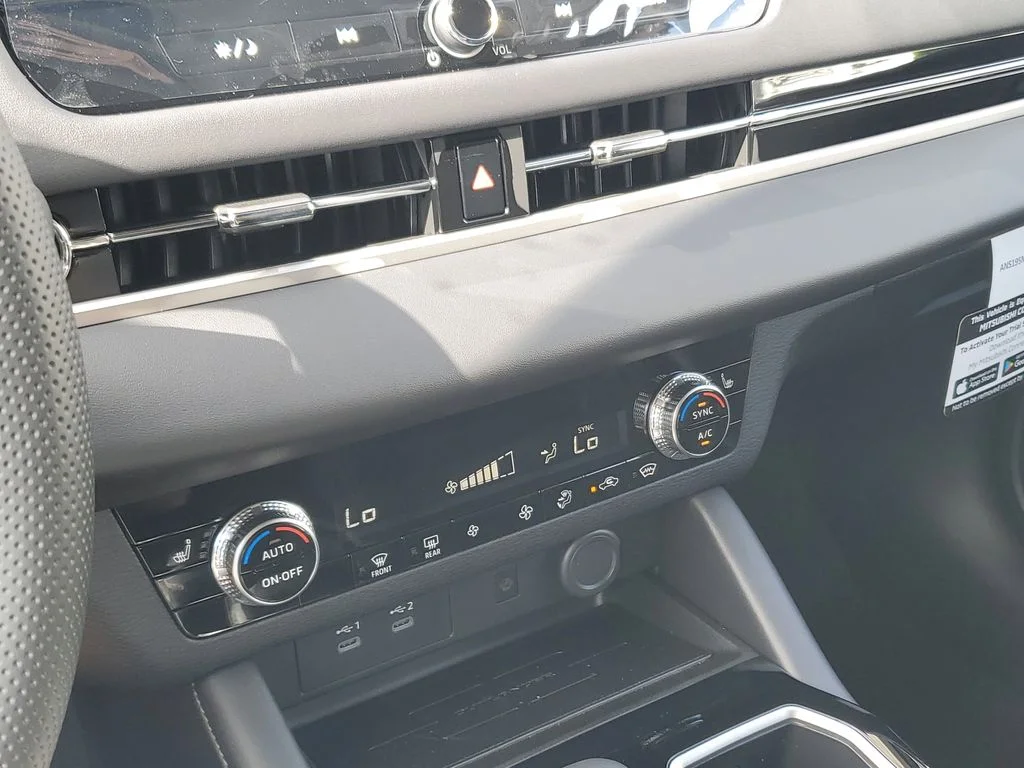 2025 Mitsubishi Outlander SE - Photo 29