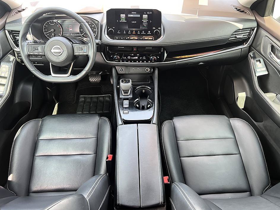 Used 2023 Scarlet Ember Tintcoat Nissan SL image 18