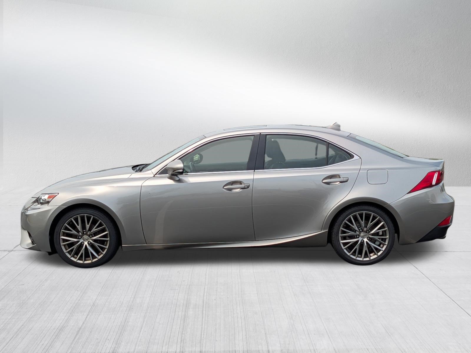 Used 2015 Atomic Silver Lexus  image 4