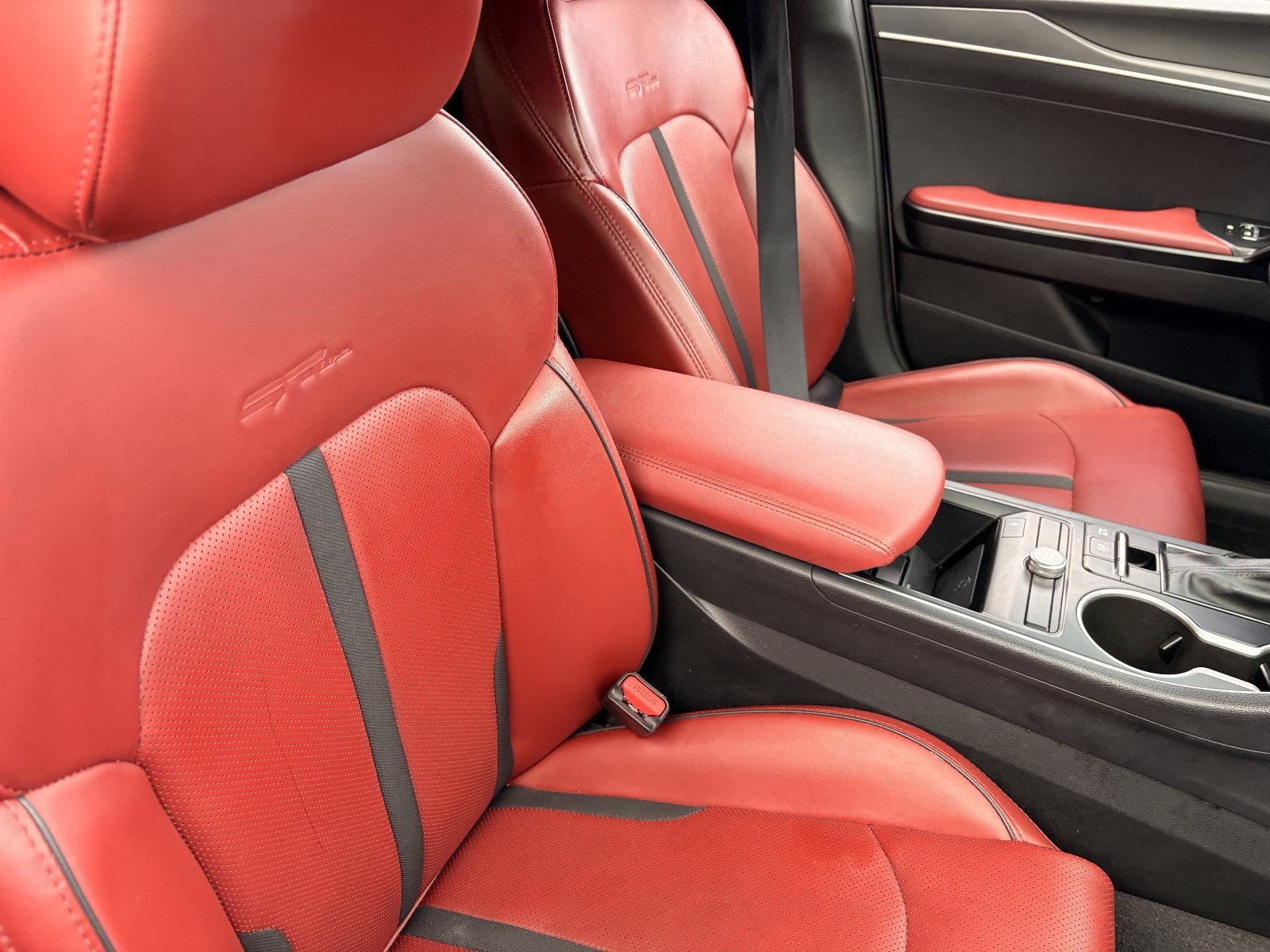 Used 2023 White Kia GT-Line image 4