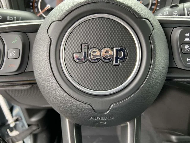 New 2025 Anvil Clearcoat Jeep Sport S image 29