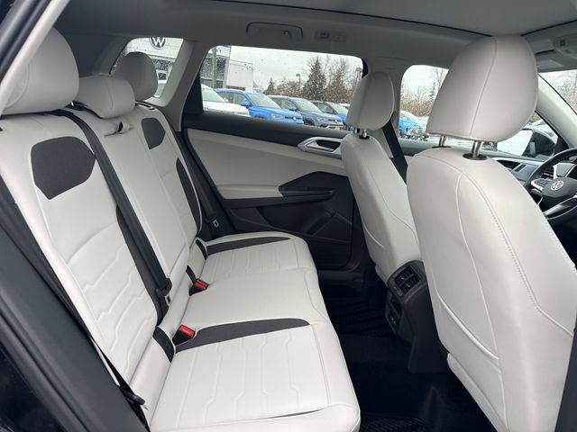 New 2026 Deep Black Pearl Volkswagen SE image 12
