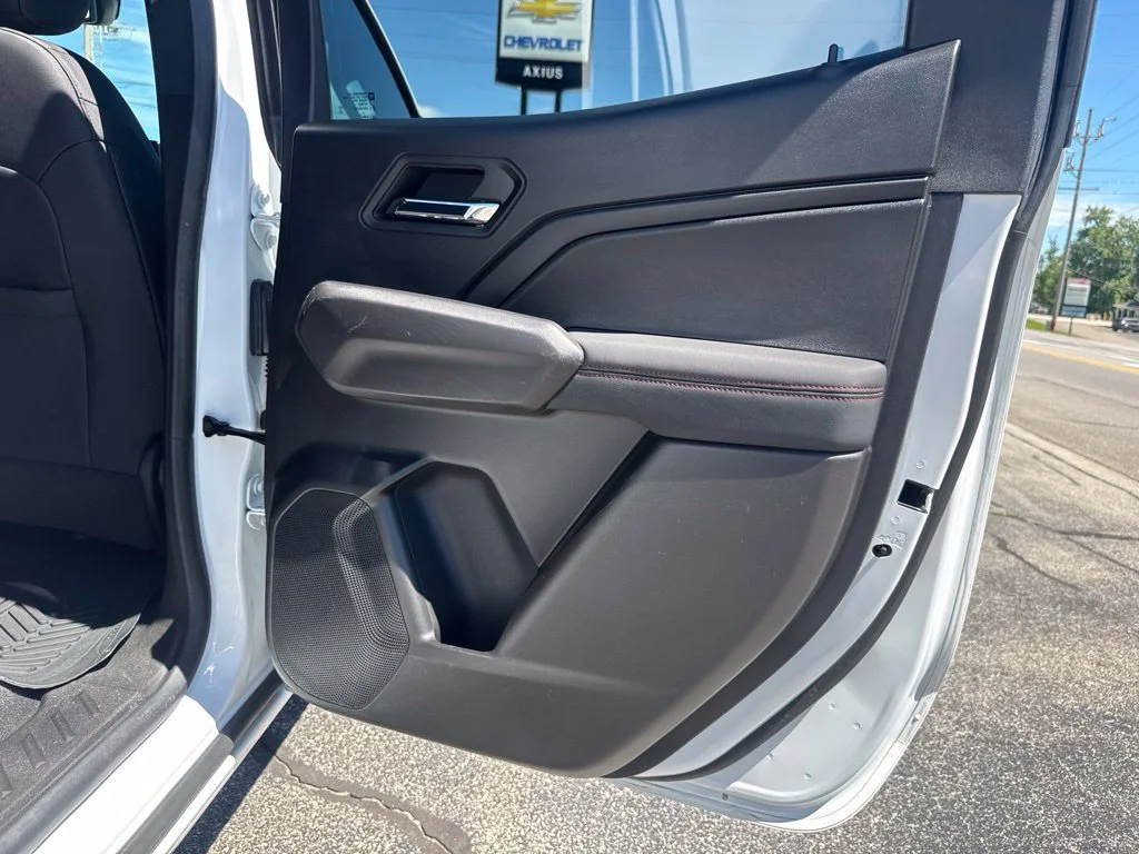 Used 2023 Summit White Chevrolet Z71 image 21
