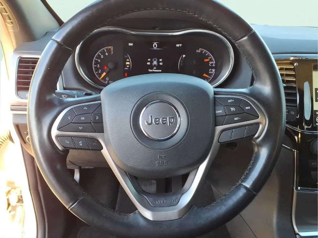 Used 2022 White Jeep Limited image 24