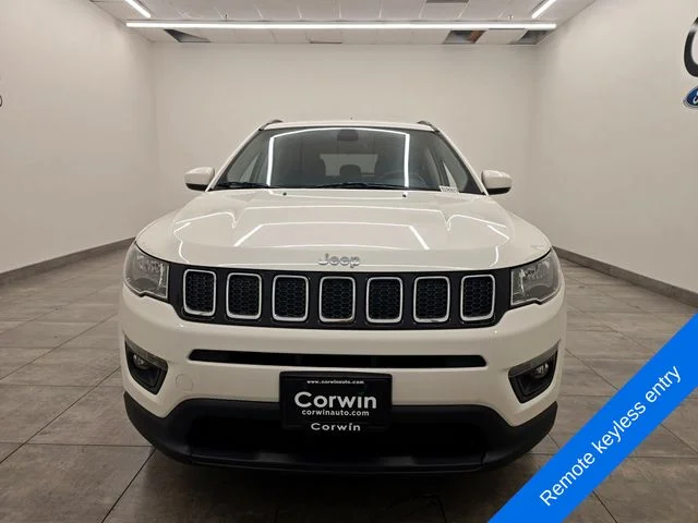 Used 2018 White Clearcoat Jeep Latitude image 7