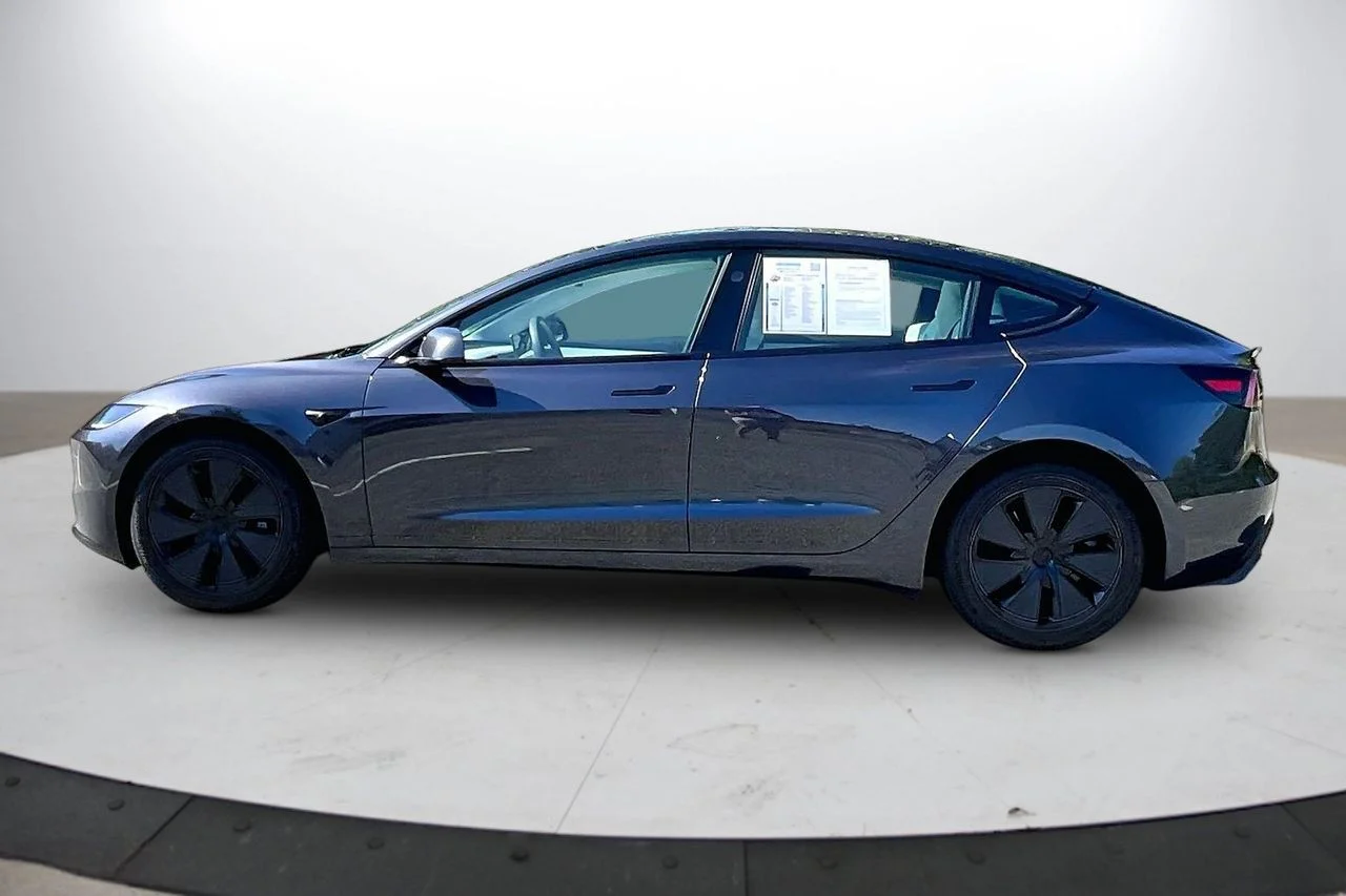 Used 2025  Tesla Long Range image 5