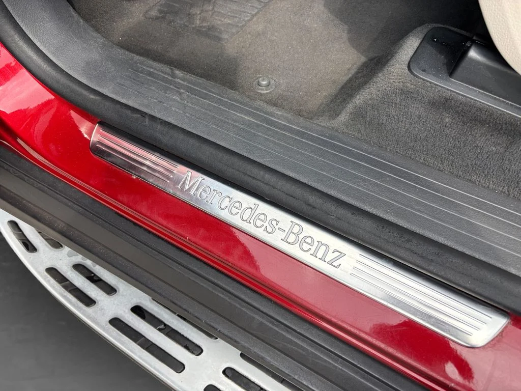 Used 2020 Red Mercedes-Benz GLE 350 image 35
