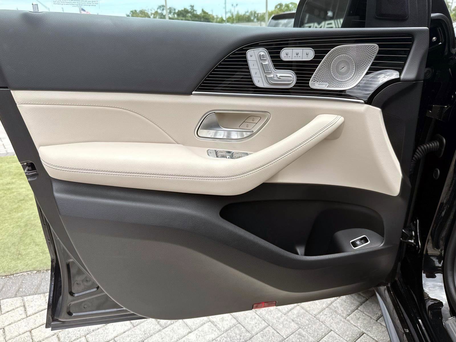New 2026 Obsidian Black Metallic Mercedes-Benz 450 4MATIC® SUV image 18