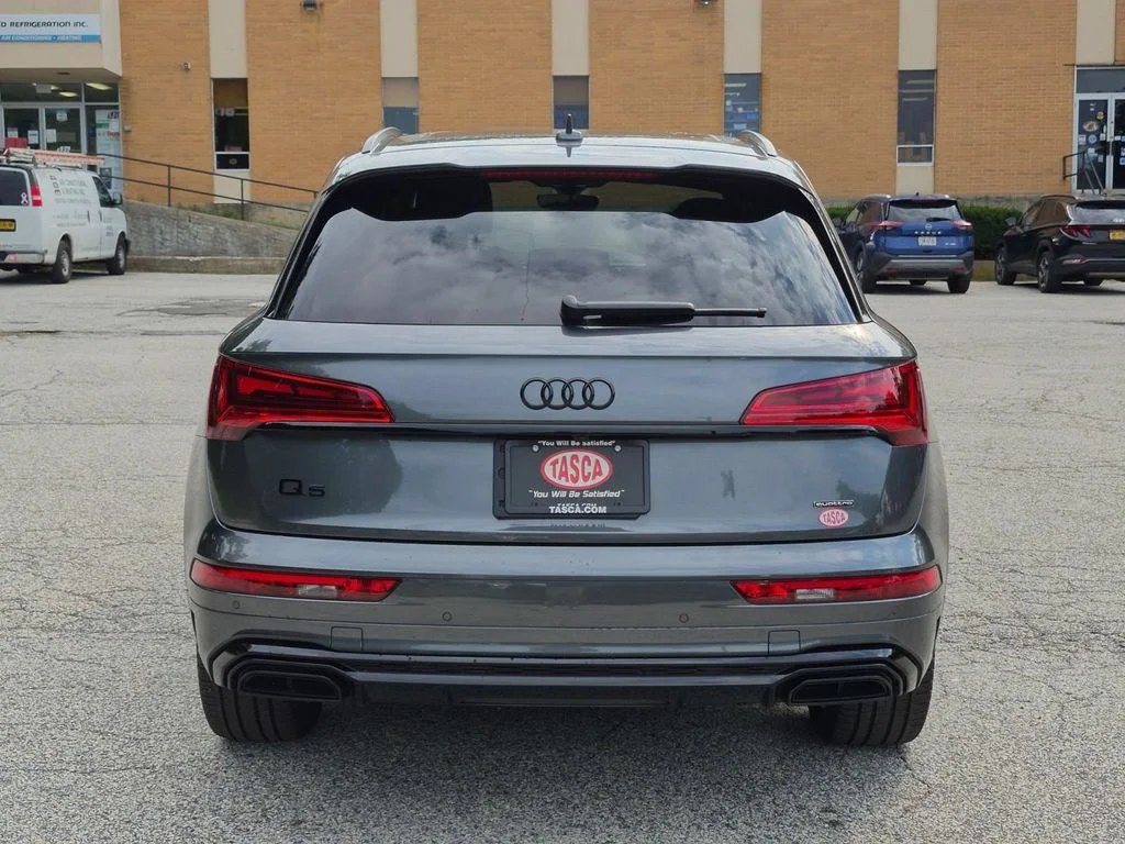 Used 2024 Gray Audi 55 Prestige image 4