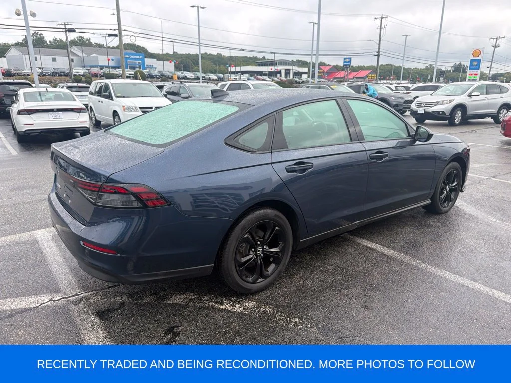 Used 2025  Honda SE image 3