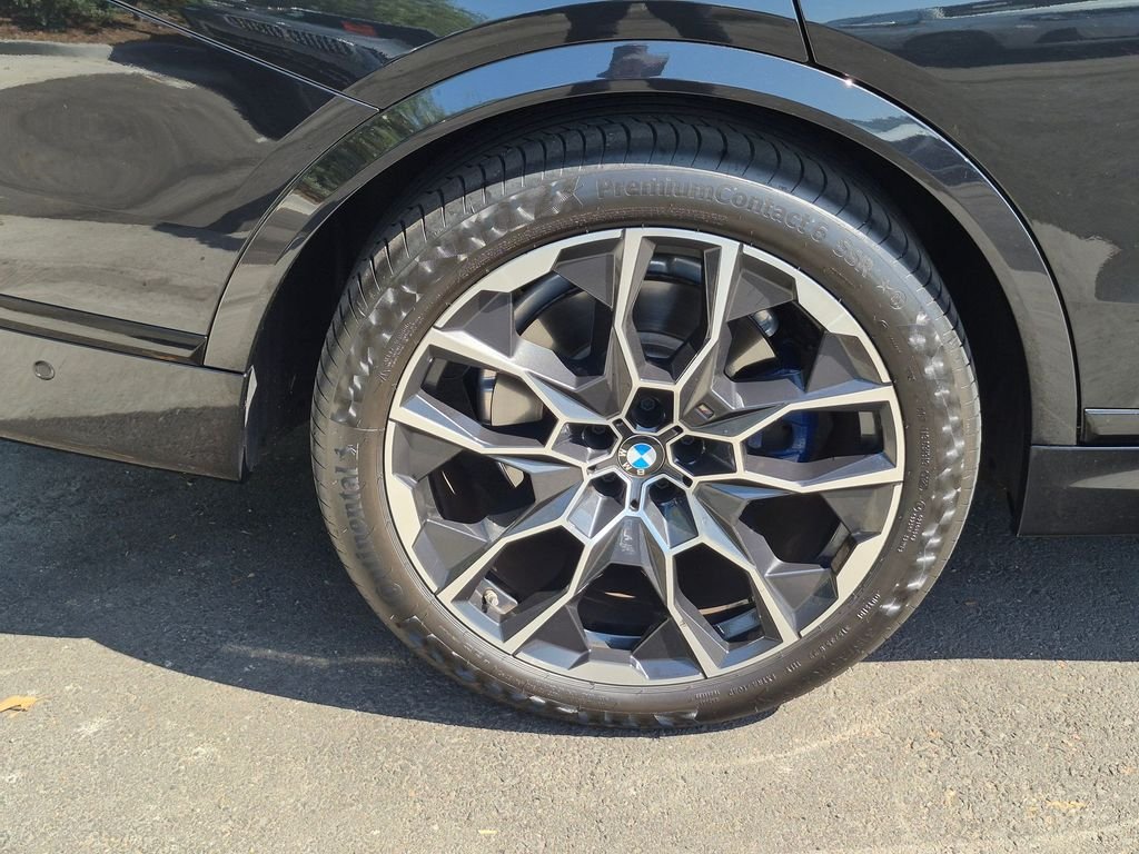 Used 2026 Black BMW xDrive40i image 30