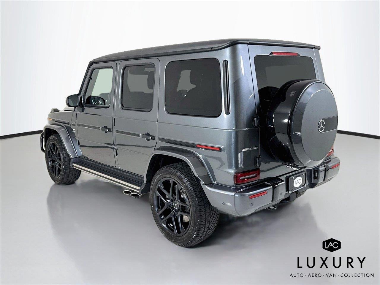 Used 2021 designo Graphite Metallic Mercedes-Benz AMG® G 63 | Carbon Trim | Only 7K Miles image 7