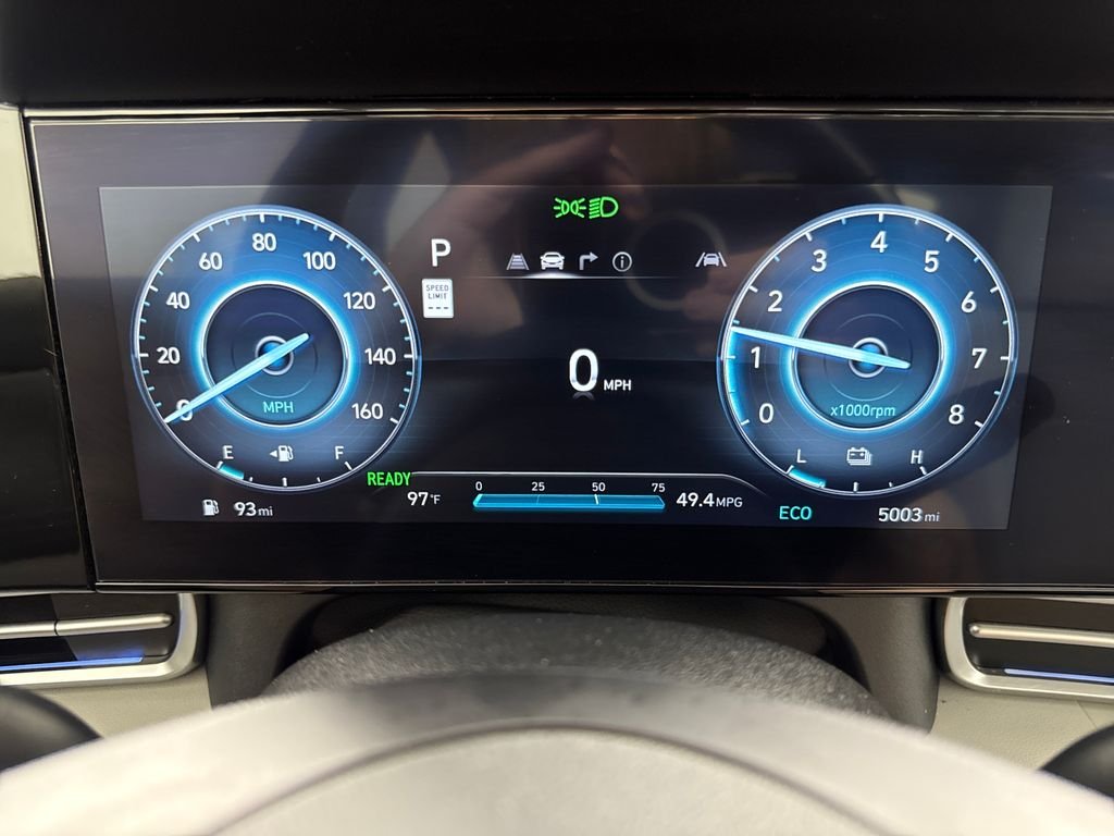 2025 Hyundai Elantra Limited - Photo 17