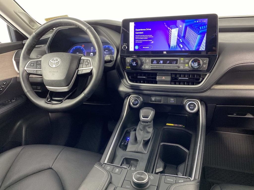 Used 2025 Beige Toyota Platinum image 14