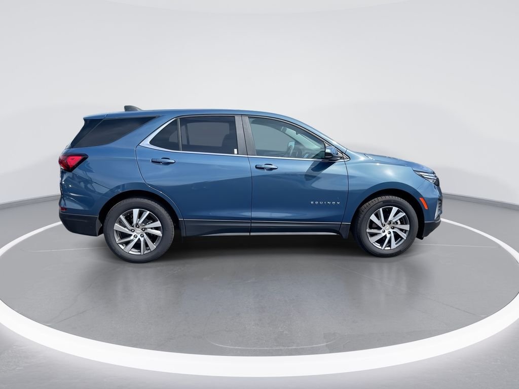 Used 2024 Lakeshore Blue Metallic Chevrolet LT image 9