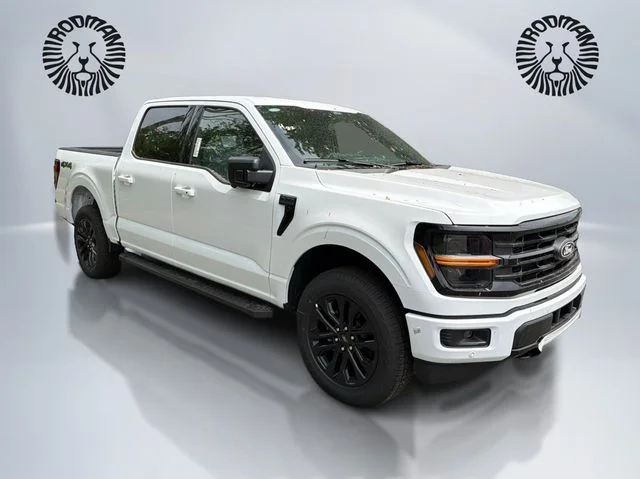 New 2026 Oxford White Ford XLT image 3