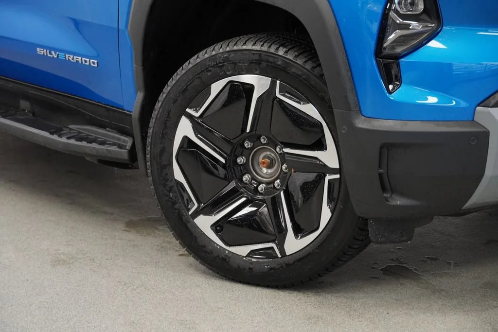 2026 Chevrolet Silverado EV LT - Photo 9