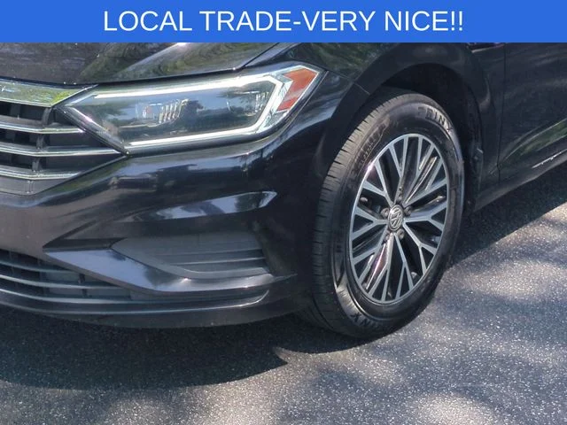 Used 2019 Black Volkswagen SEL image 9