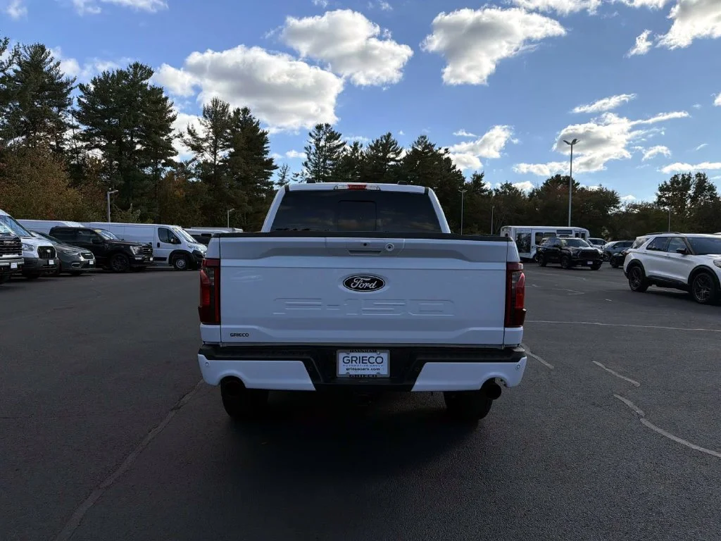 Used 2026 Oxford White Ford XLT image 4