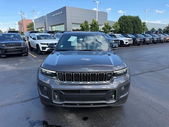 Used 2023 Gray Metallic Jeep Overland image 7