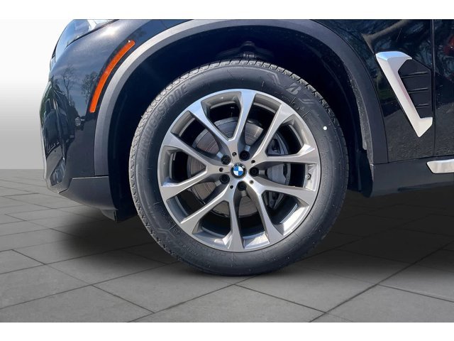 New 2026 Black Sapphire Metallic BMW xDrive40i image 11