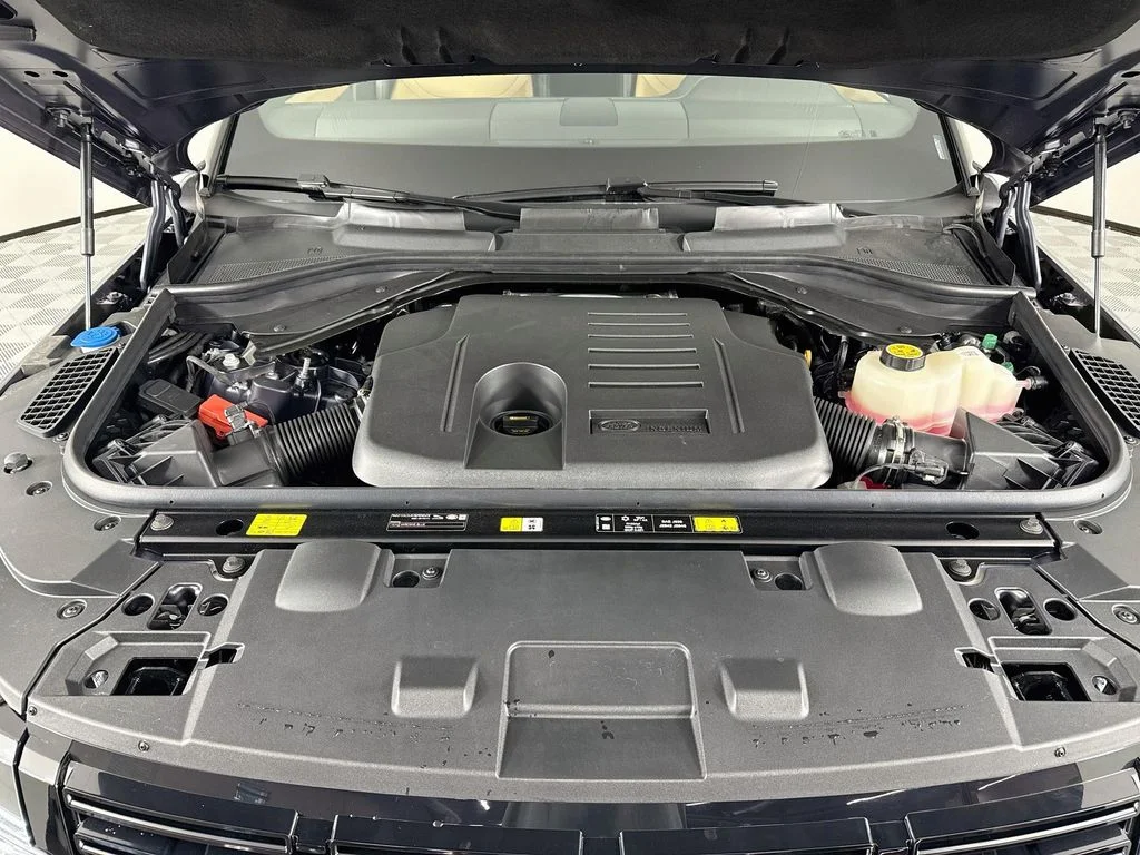 New 2026  Land Rover Dynamic SE image 32