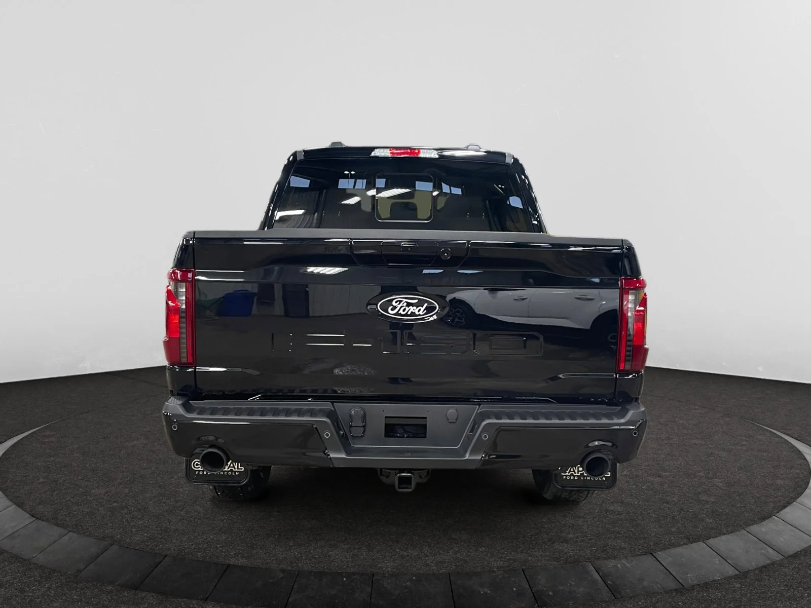 New 2026 Agate Black Metallic Ford XLT image 4