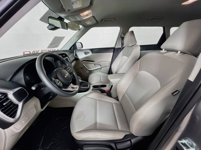 2025 Kia Soul LX - Photo 10