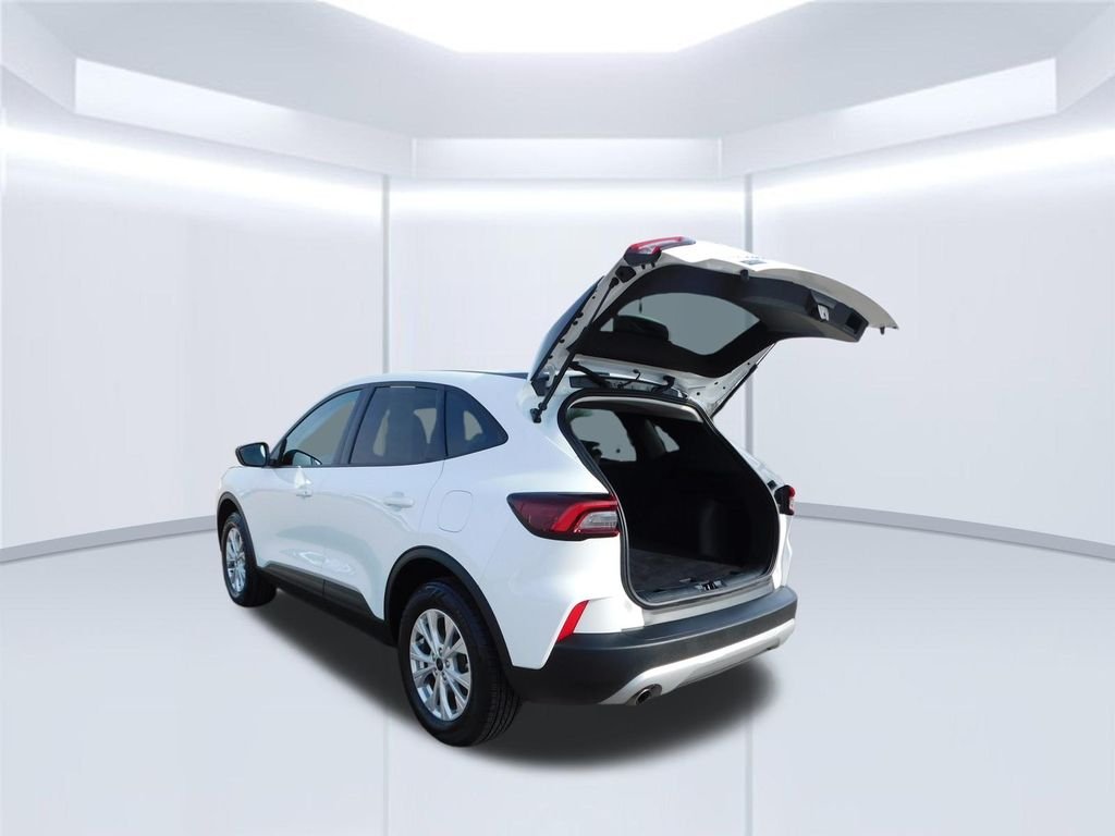 Used 2025 Oxford White Ford Active image 20