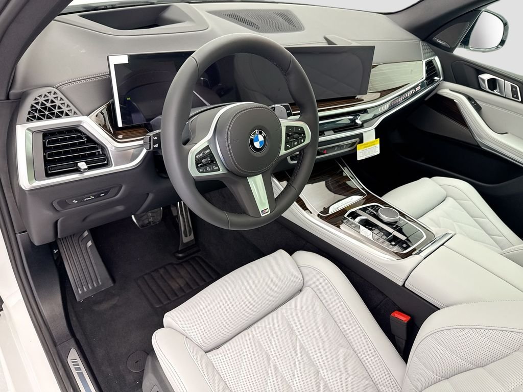 New 2026 White Metallic BMW xDrive40i image 9