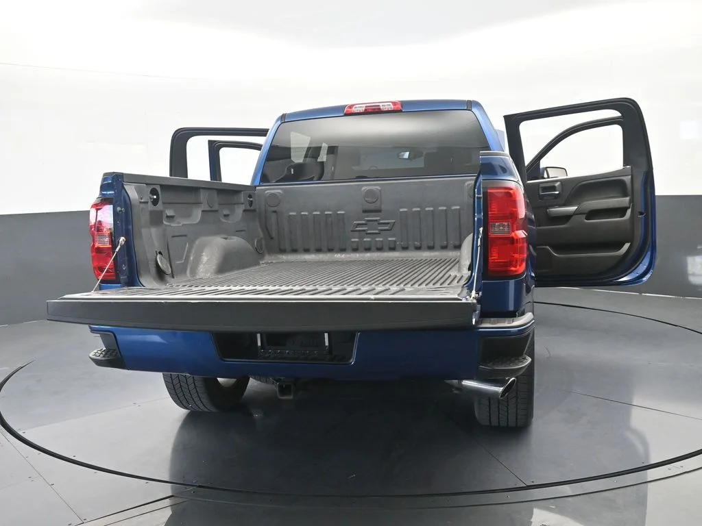 Used 2016 Deep Ocean Blue Metallic Chevrolet LT image 60