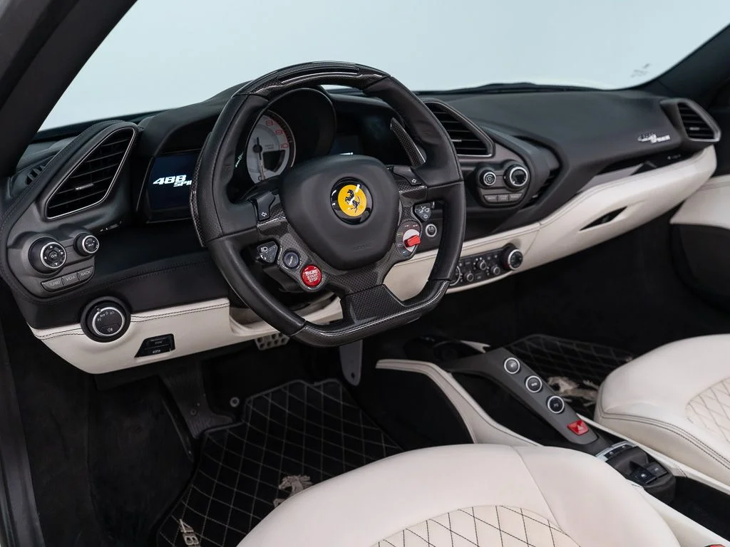 Used 2018 Bianco Avus Ferrari  image 22