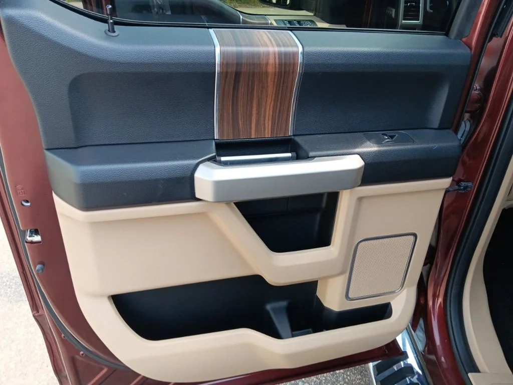 Used 2017 Bronze Fire Metallic Ford Lariat image 31