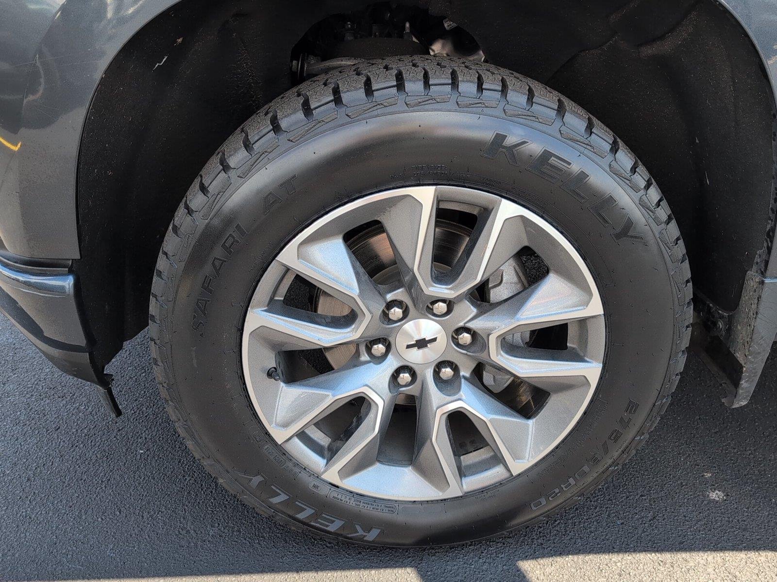 Used 2021 SHADOW GRAY METALLIC Chevrolet RST image 9