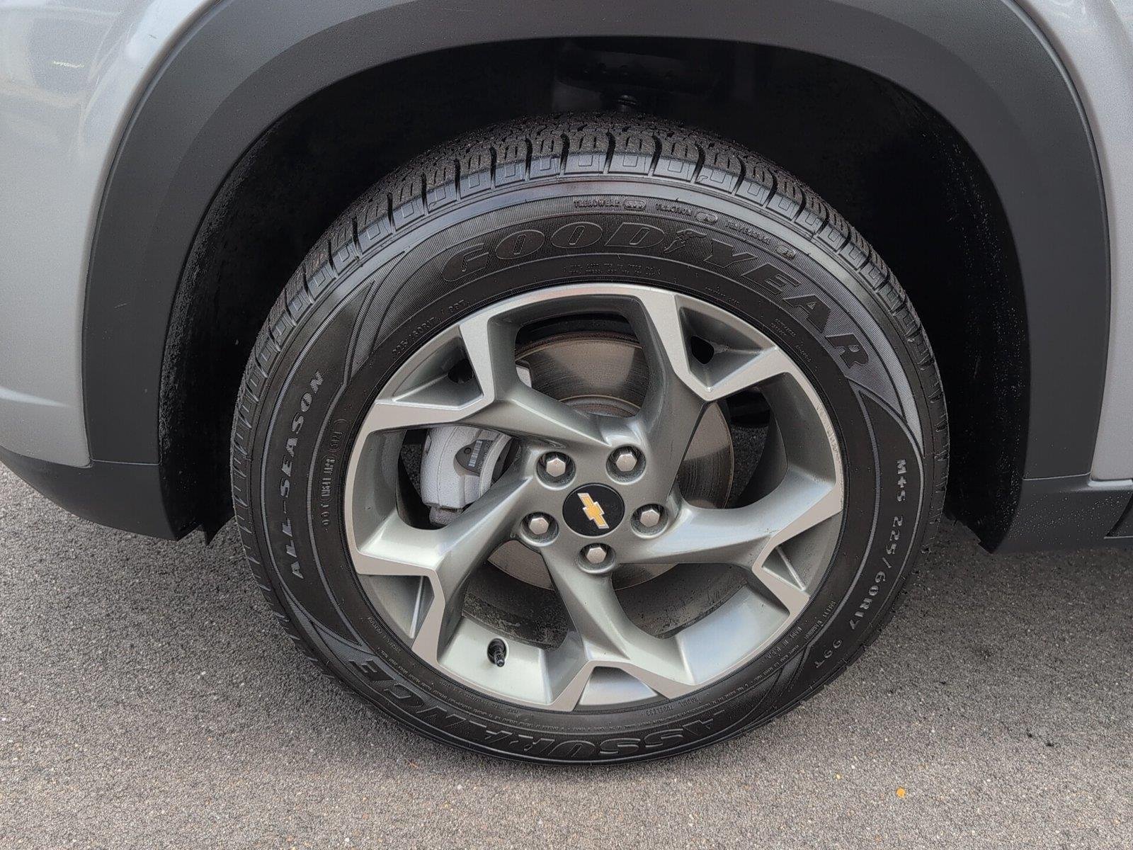 Used 2025 Sterling Gray Metallic Chevrolet LT image 11