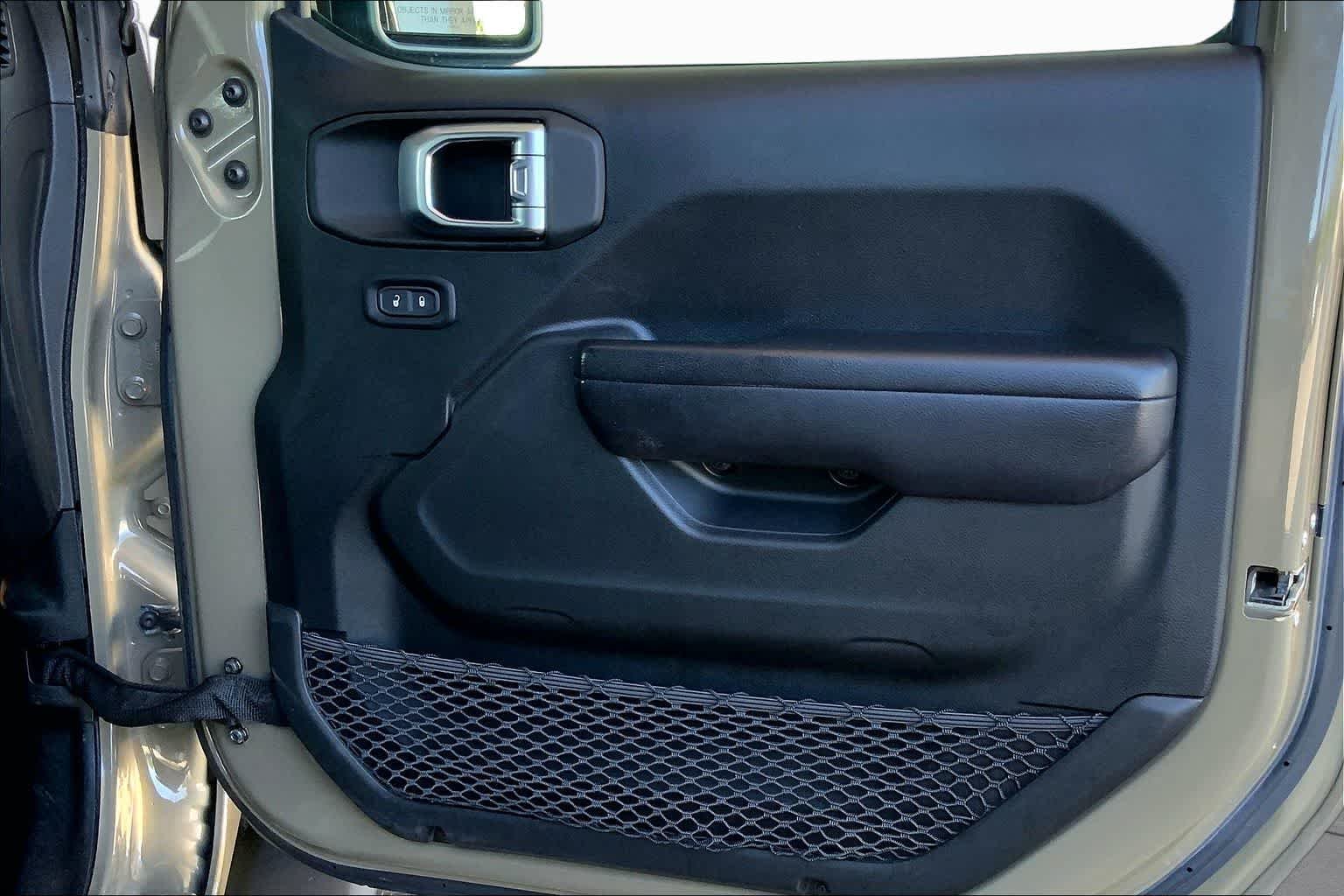 Used 2020 Gator Clearcoat Jeep Sport S image 23