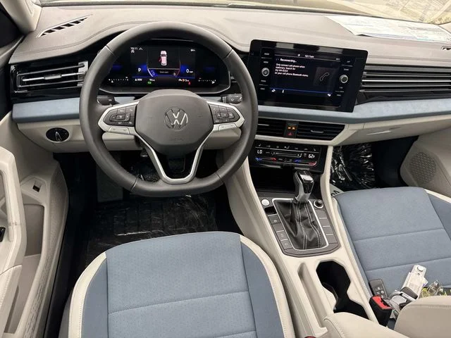 2025 Volkswagen Jetta SE - Photo 7