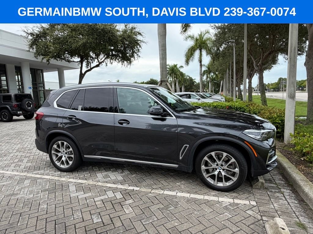Used 2020 Dark Graphite BMW xDrive40i image 5