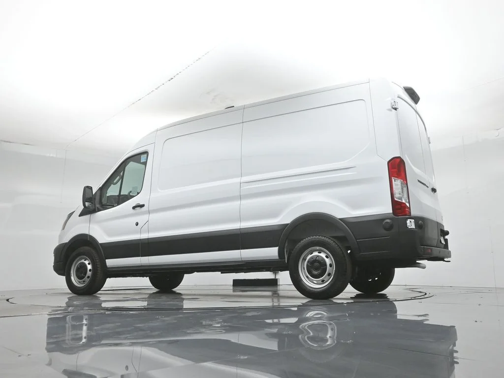 New 2026 Oxford White Ford Base image 48
