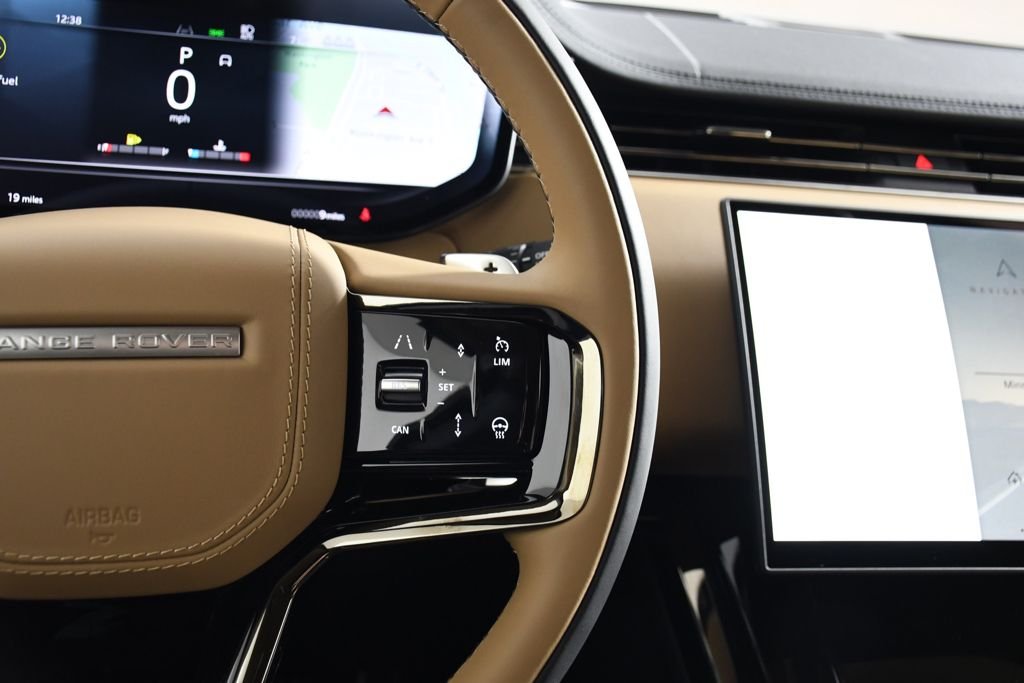New 2026 Fuji White Land Rover Dynamic SE image 29