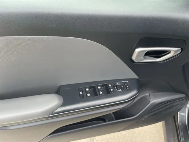 2025 Kia K4 LXS - Photo 15