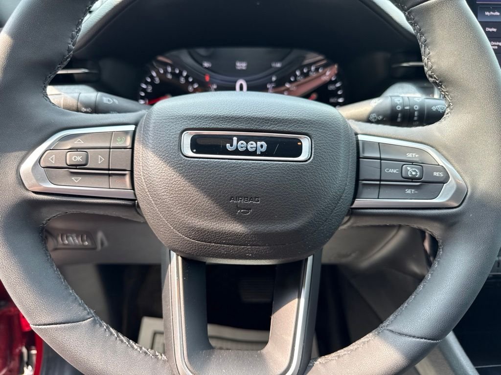 Used 2023 Red Jeep Latitude image 24