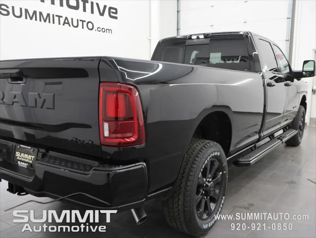 New 2026 Diamond Black Crystal Pearl-Coat Exterior Paint RAM BIG HORN image 4