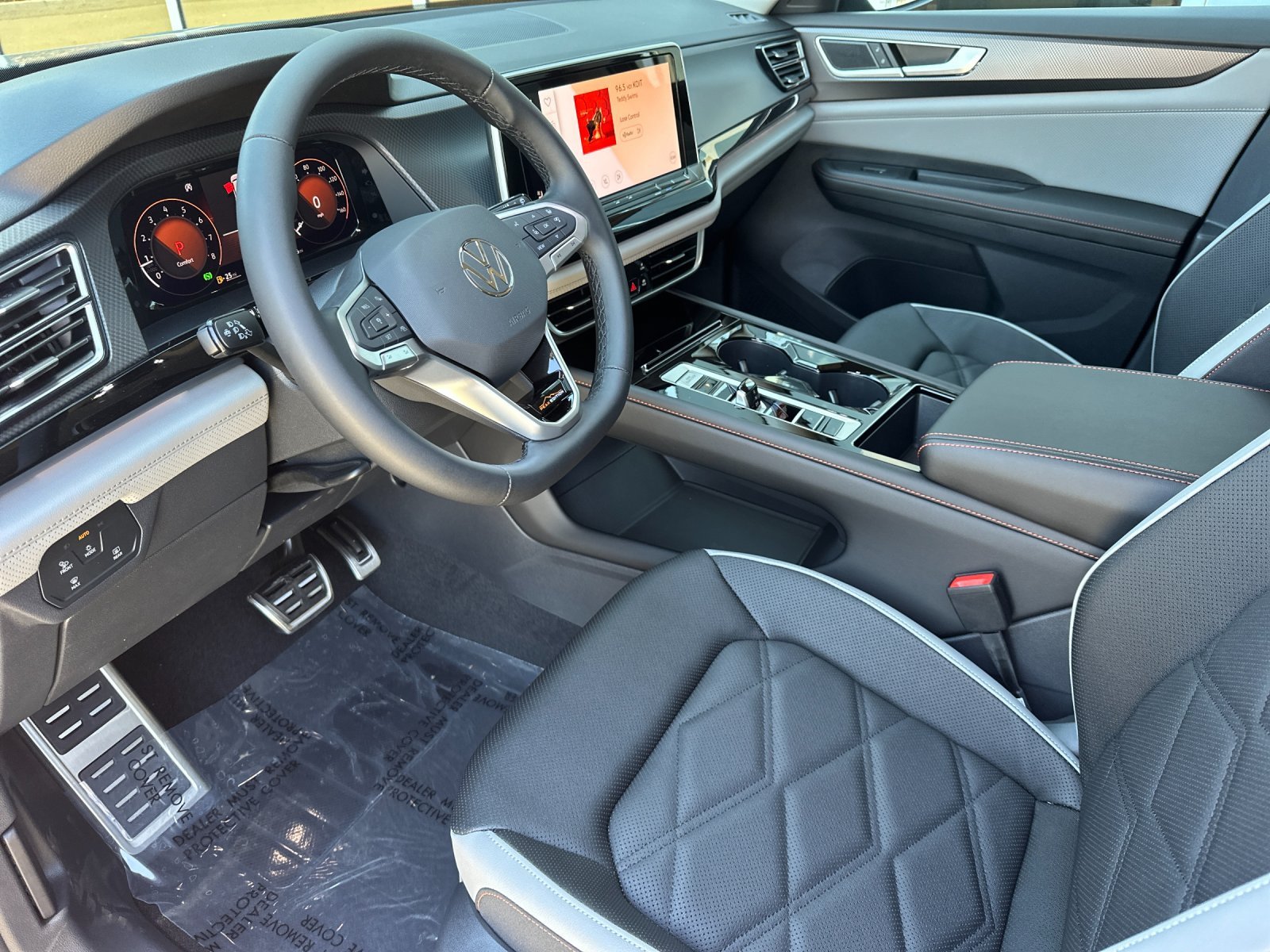 New 2026 Pure Gray Volkswagen 2.0T Peak Edition image 9