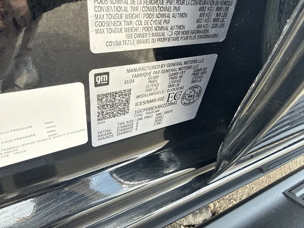 Used 2024 Black Chevrolet Custom image 35