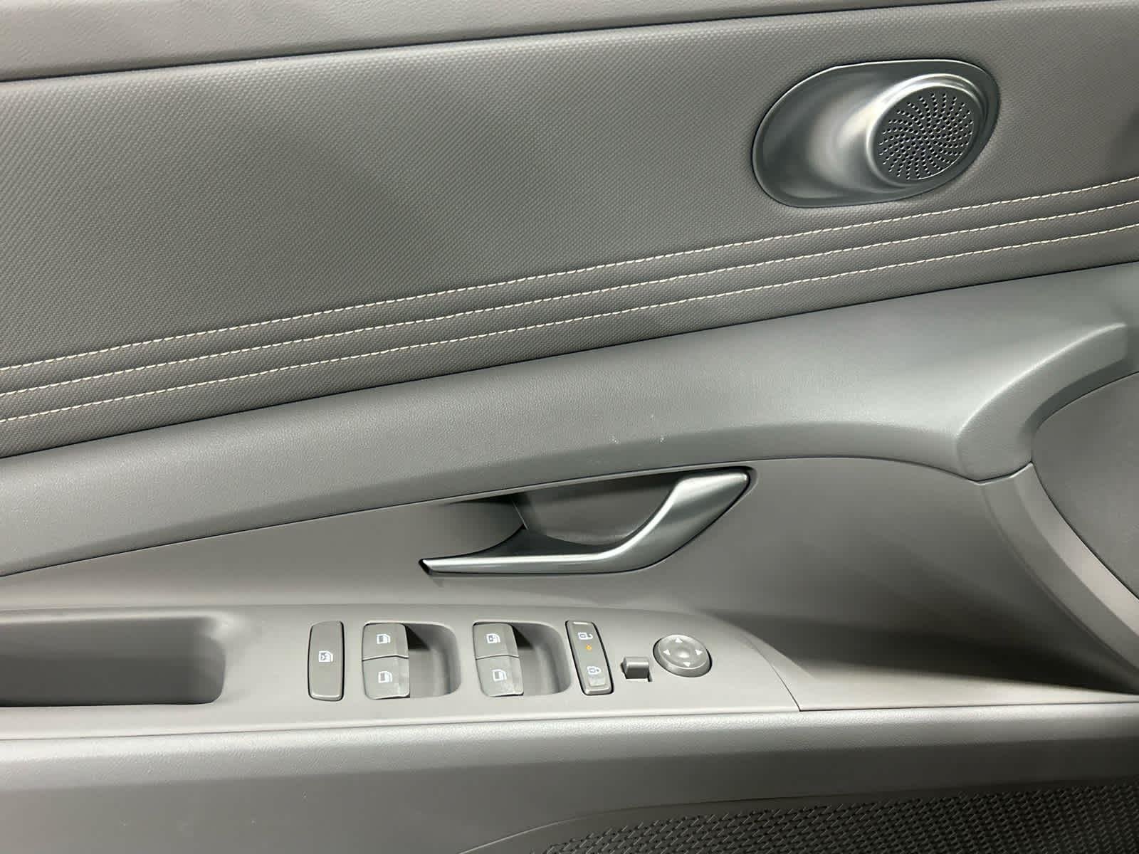 2026 Hyundai Elantra SEL - Photo 28