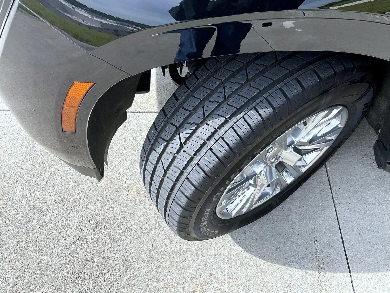 Used 2025 Black GMC Denali image 25