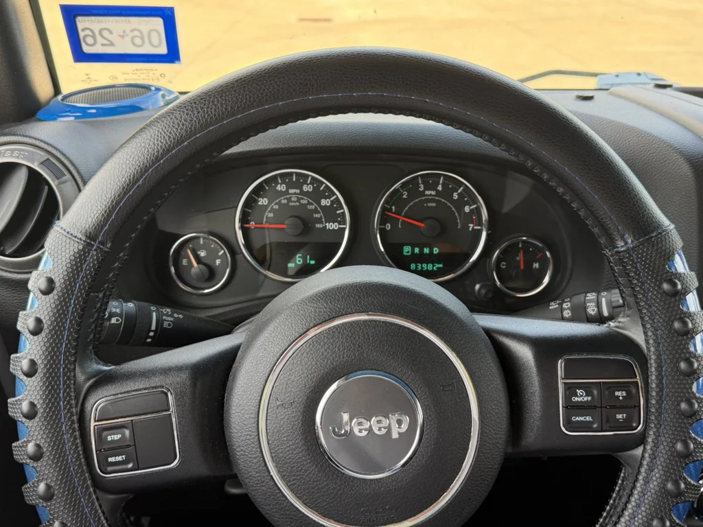 Used 2015 Bright White Clearcoat Jeep Sport image 19