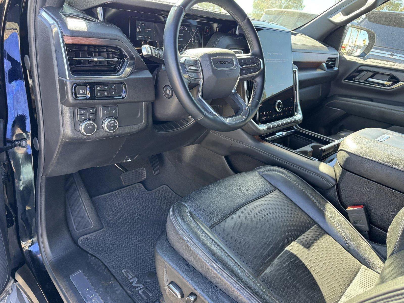 Used 2025 Onyx Black GMC Denali image 17