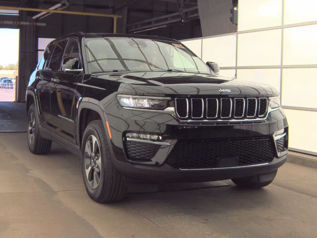 Used 2023 Diamond Black Crystal Pearlcoat Jeep 4xe image 2